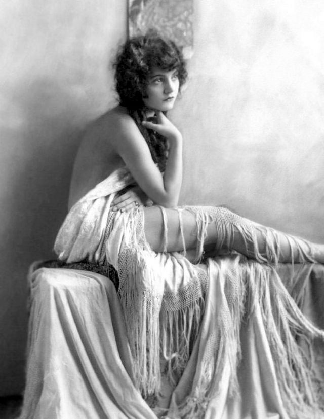 History in Photos: Ziegfeld Girls