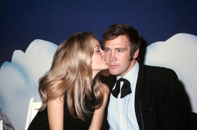 Lovely Photos of Farrah Fawcett and Her Future Husband Lee Majors ...