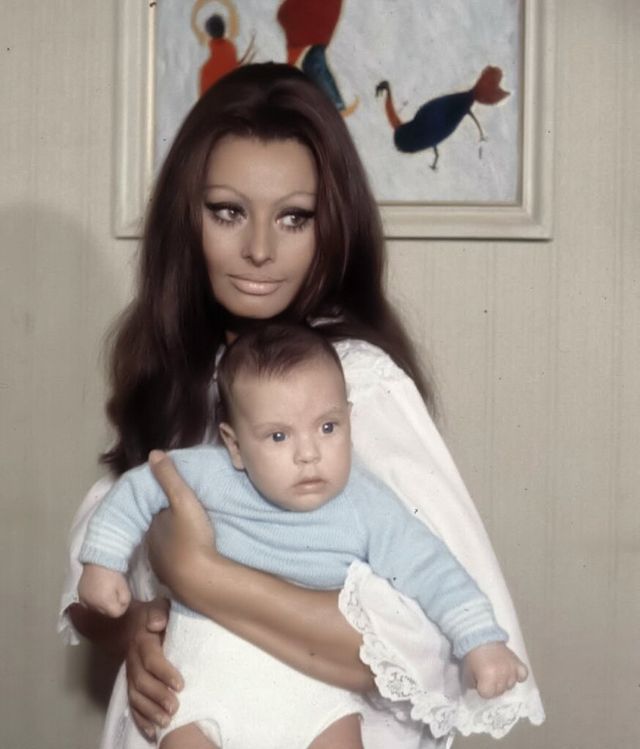 Lovely Photos of Sophia Loren at Home in Italy With Her Son Carlo Ponti ...