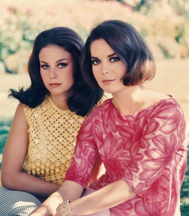 Beautiful Photos of Actress Sisters Natalie and Lana Wood ...
