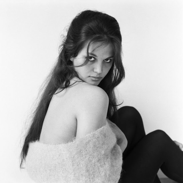 40 Stunning Black And White Photos Of A Young And Beautiful Claudia 40 Stunning Black And White Photos Of A Young And Beautiful Claudia