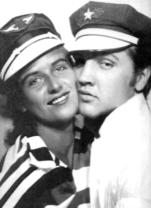 20 Rare Photographs Of Elvis Presley With His Girl Friend June Juanico 20-rare-photographs-of-elvis-presley-with-his-girl-friend-june-juanico